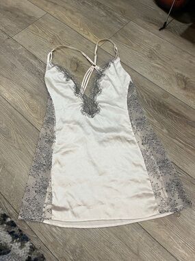 Victoria’s Secret lingerie M